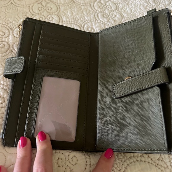 Michael Kors NWOT double zip wristlet - Picture 2 of 3